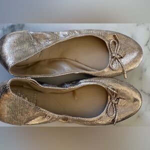 Elegant Vince Camuto Metallic Gold Ballet Flats Size 6